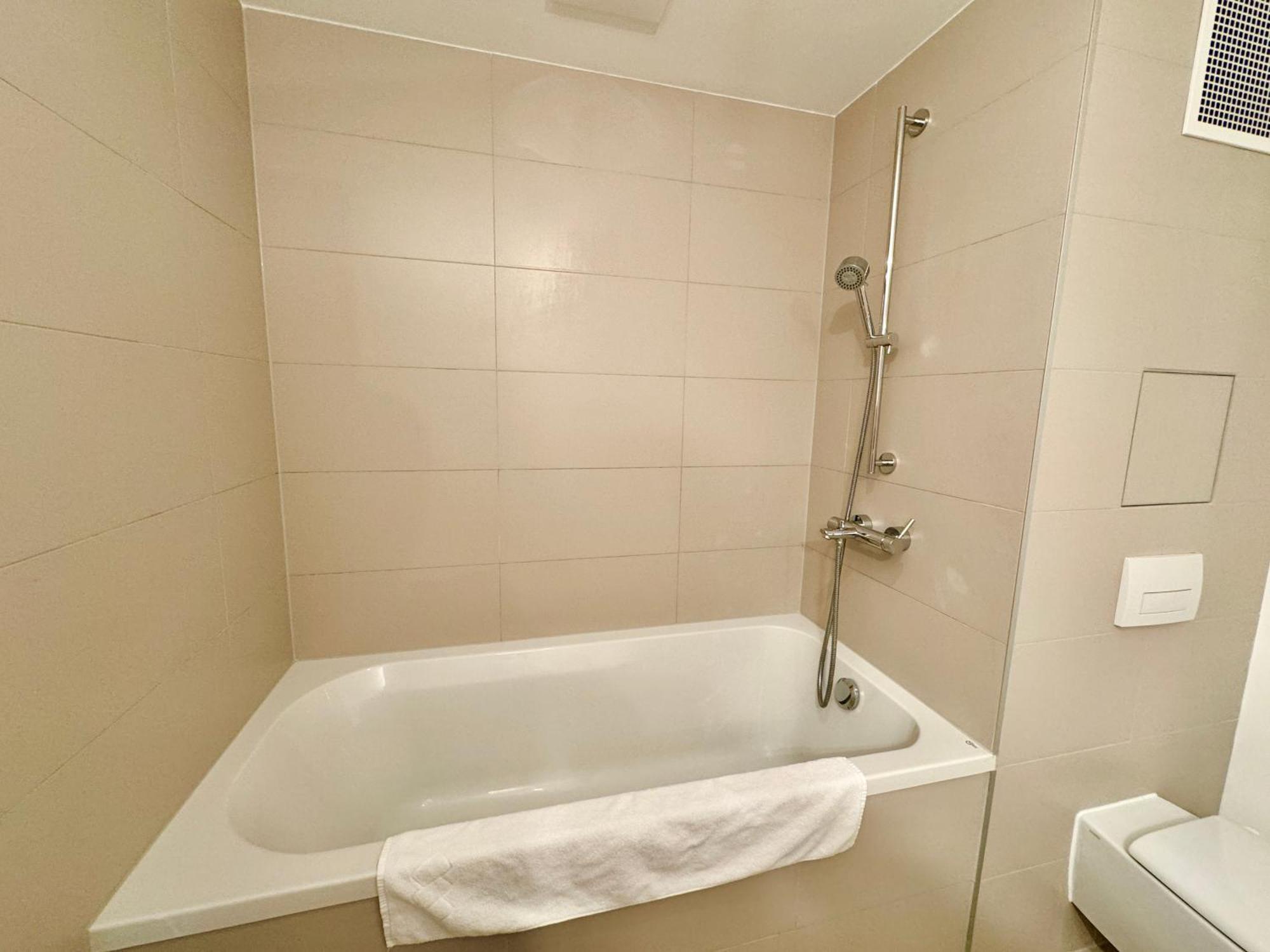 Premium 4 Bedroom Penthouse - Free Parking Apartment Wien