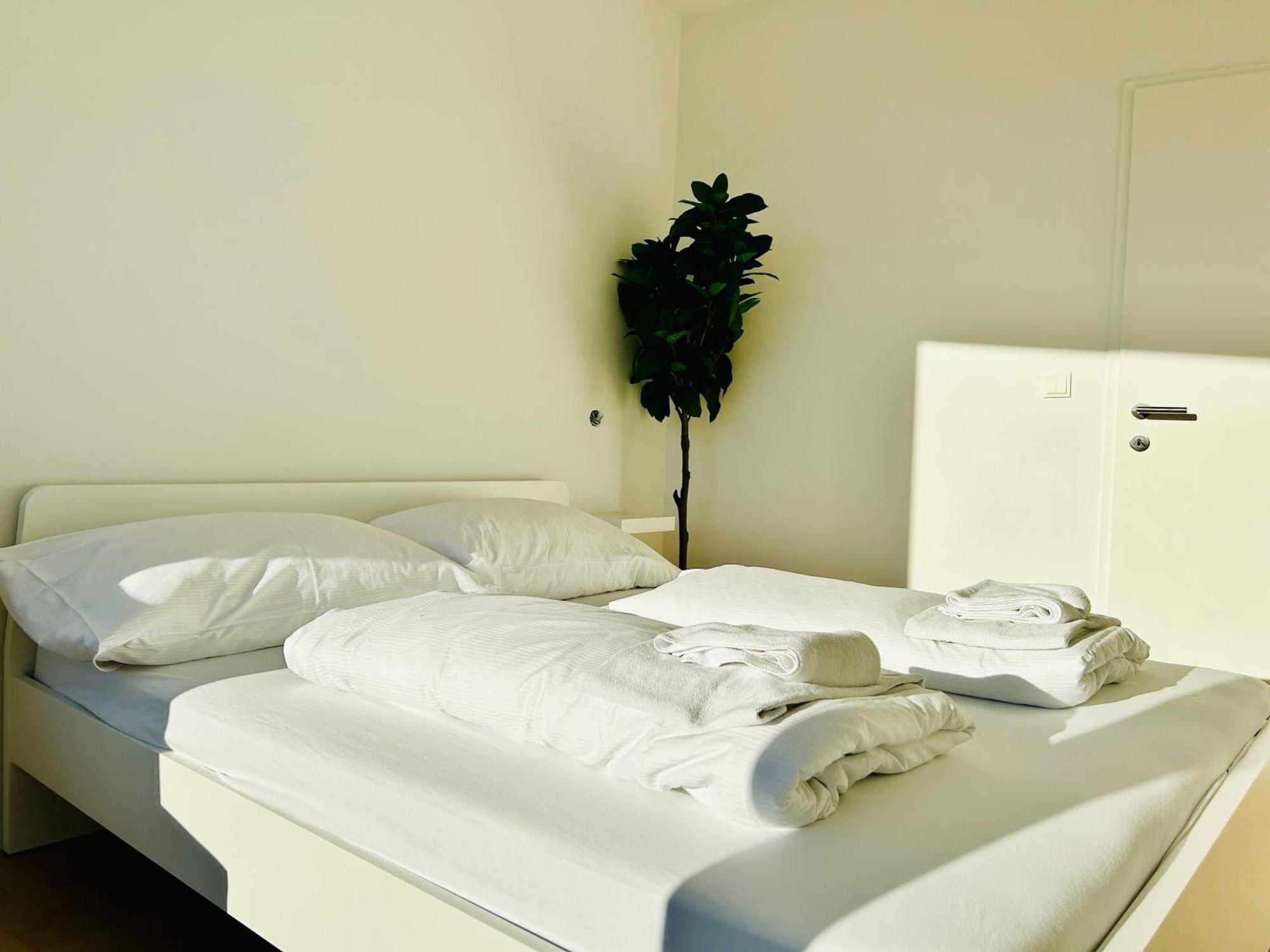 Premium 4 Bedroom Penthouse - Free Parking Wien